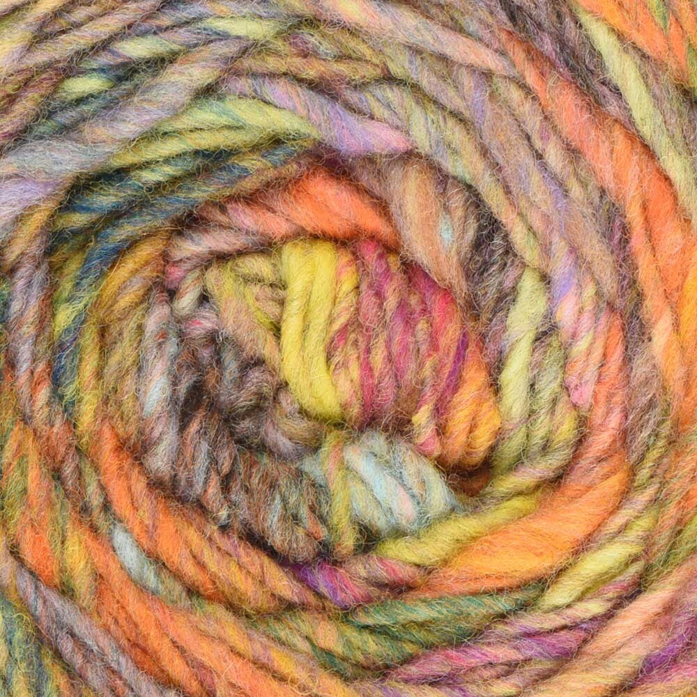 Noro Ito Nakatsu 17 — yarn color close-up
