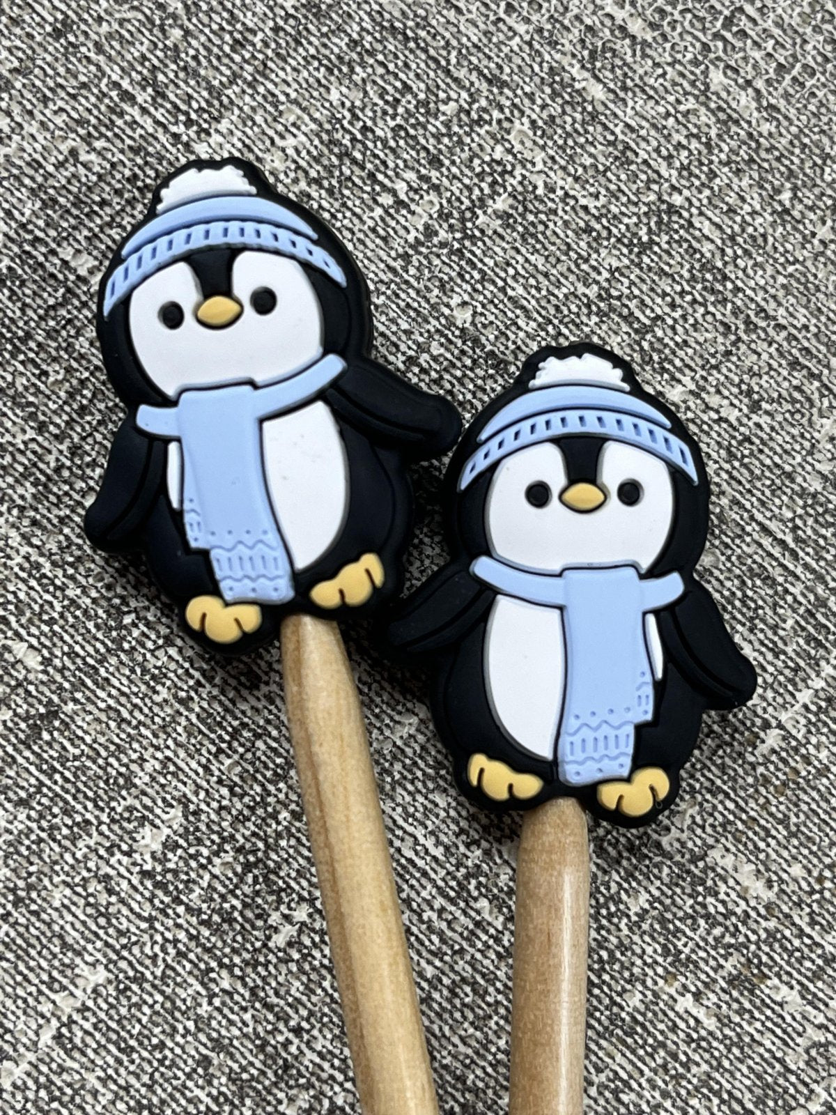 Minnie & Purl Penguins with Scarves stitch stoppers