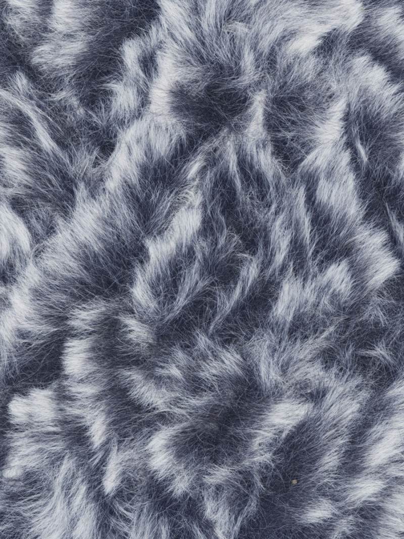 Furreal — Chinchilla (06), official yarn texture close-up