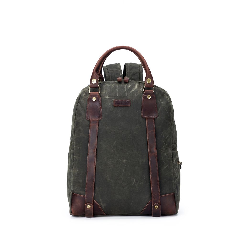 della Q original Maker’s Canvas Backpack in Olive